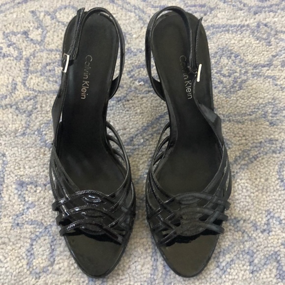 Calvin Klein black patent heels - Picture 3 of 4